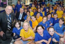 Peninsula vets program kids into Darwin defence