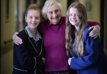 Best friends awarded for ‘hanging out’ with elderly