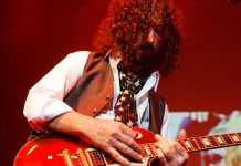 Zeppelin lands for city tribute