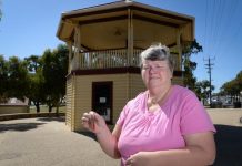 Sad auxiliary ladies prepare to depart Port’s rotunda