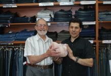 Family cat delays take-off of turkey