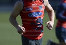 Selwood extends contract, despite foot injury