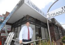 Premier apologises for fat joke