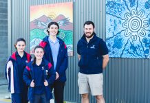 Art meets at the iron wall