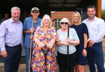 Deakin volunteers blitz Lara village