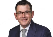 Enter business awards, premier urges