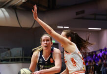 United thrashed in WNBL debut