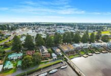 Explore Port Fairy with Hearns