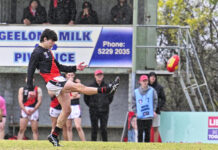 Third-term blitz sets up Eagles win