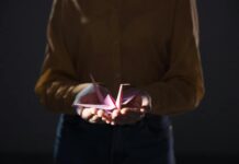 Paper houses for homelessness