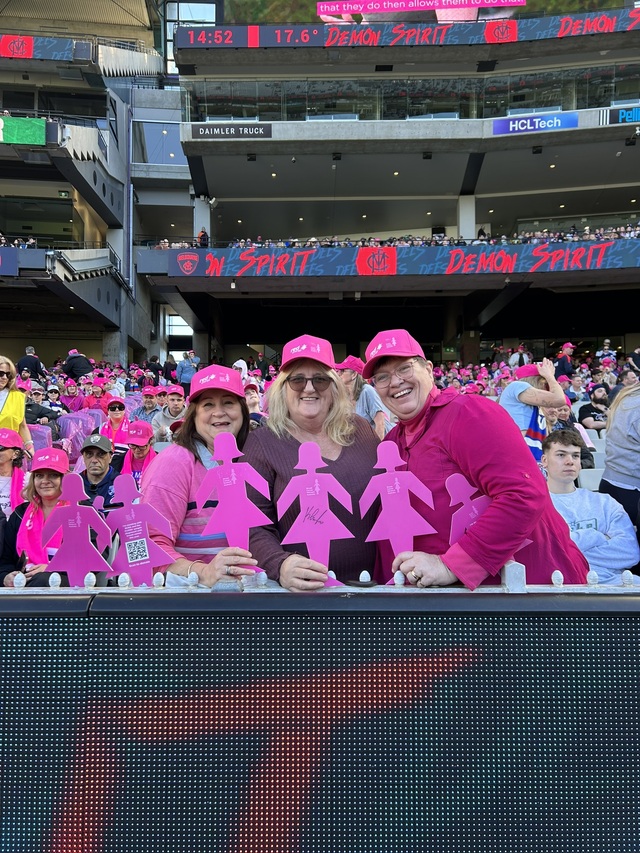 pinklady_495298_01