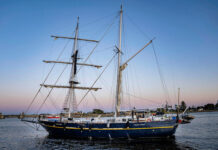 Young Endeavour sails into Geelong