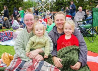 Huge crowd for carols