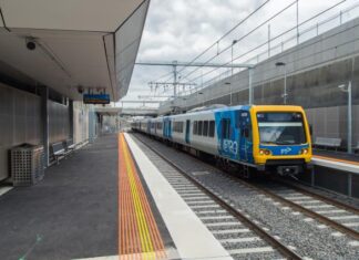 Free public transport every weekend this summer