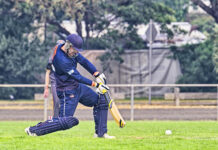 Cobras keep in touch with top four