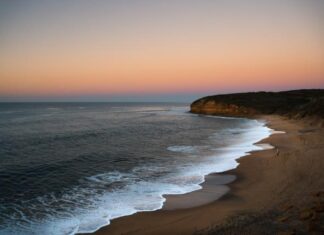 Great Ocean Road still closed