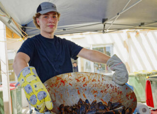 Mussel Festival delights large crowd