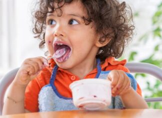 Toddler snacks on Australian supermarket shelves fail sugar recommendations