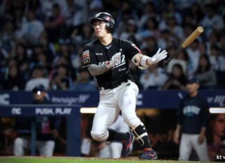 Korean stars meet the public