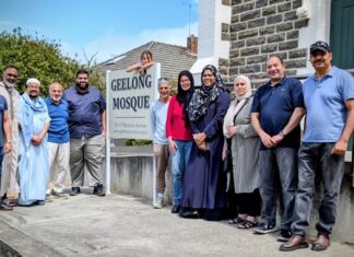 Mosque opens to community
