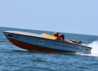 Superboats roar into the bay